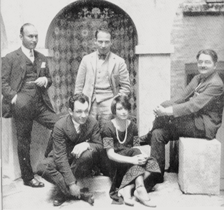 The Algonquin Round Table: Art Samuels, Charlie MacArthur, Harpo Marx, Dorothy Parker, and Alexander Woollcott; Public Domain