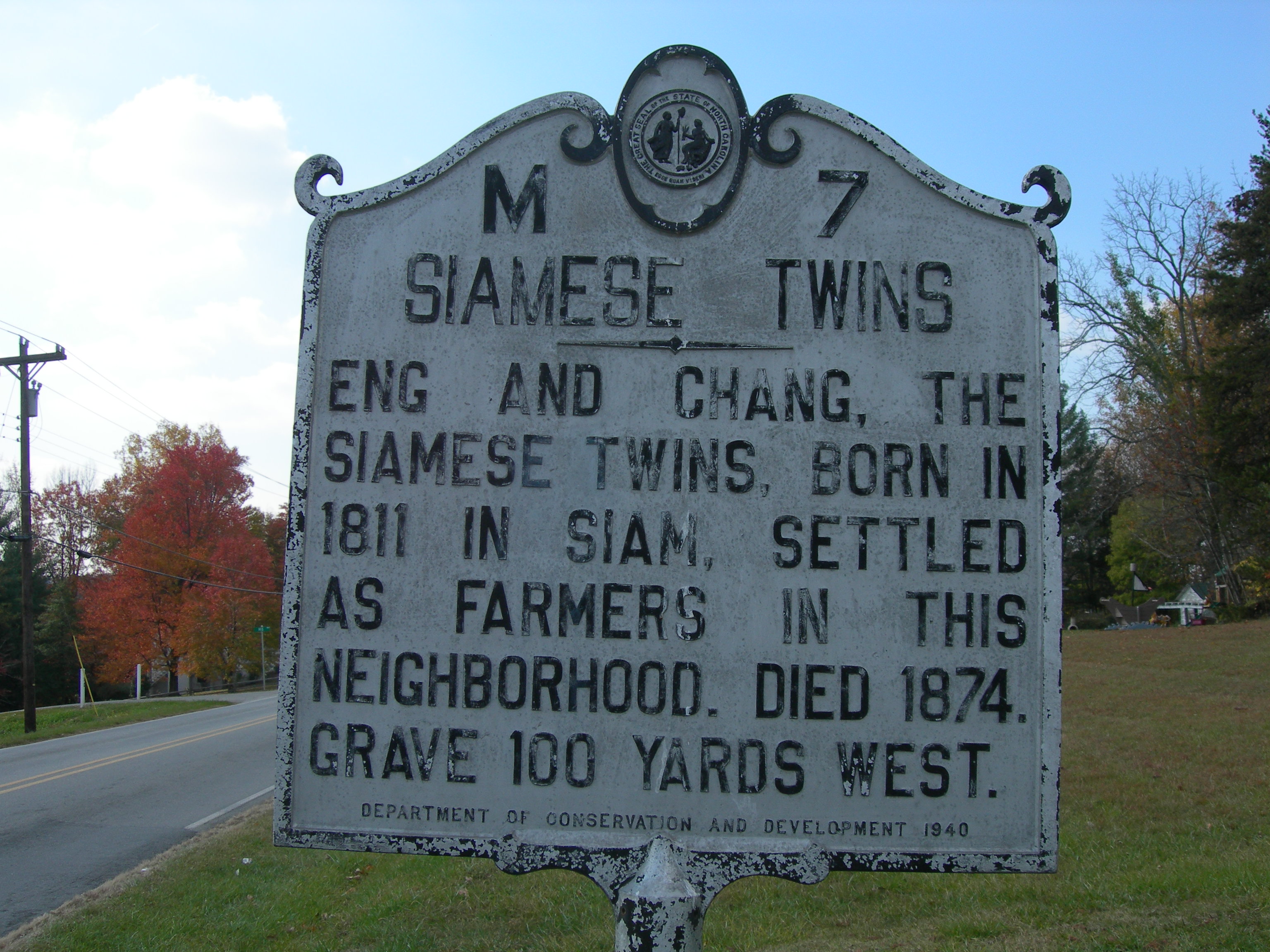 "Siamese Twins Historic Marker" © Jimmy Emerson, DVM; Creative Commons license