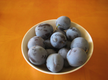 Photo of bowl of plums